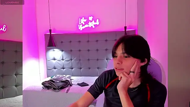 Sylasfrost online show from 11/26/25, 10:27