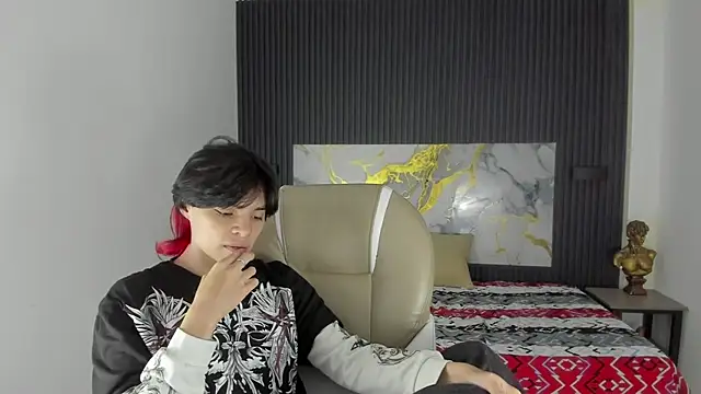 Sylasfrost online show from 12/13/25, 07:53