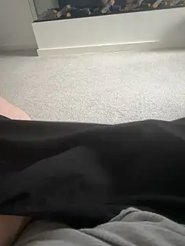 Snapshot of -bfc1882- chatting on 11/23/25, 08:58 -bfc1882- online show from 11/23/25, 08:58