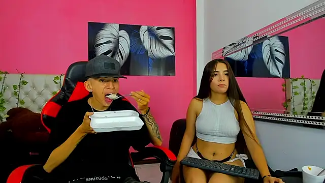 MiaAndTeylor online show from 11/23/25, 07:35