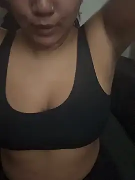 TiaBella  online show from 12/02/25, 09:54