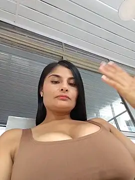 Snapshot of Laia_torres1 chatting on 05/14/26, 03:52 Laia torres1 online show from 05/14/26, 03:52