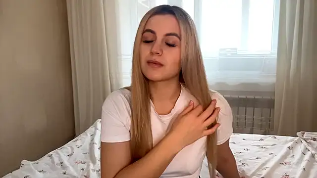 LuciaShadwell online show from 11/21/25, 04:44