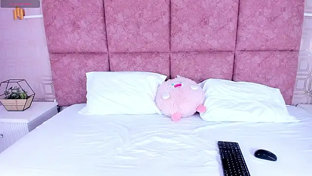 NathalieRoss1 online show from 01/07/26, 10:12