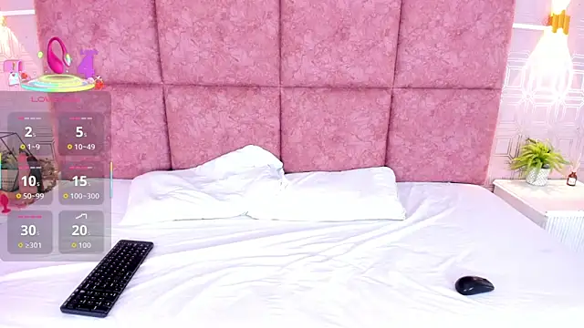 NathalieRoss1 online show from 04/17/26, 06:27