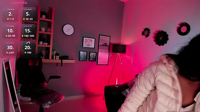 Snapshot of Violet_Kumar chatting on 11/29/25, 08:23 Violet Kumar online show from 11/29/25, 08:23