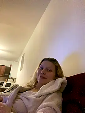 Snapshot of LexiSlimVIbe chatting on 11/29/25, 12:35 LexiSlimVIbe online show from 11/29/25, 12:35