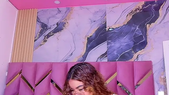 cutiecurvyForeign online show from 11/26/25, 06:03