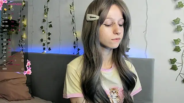 Annyme0w online show from 12/04/25, 02:48