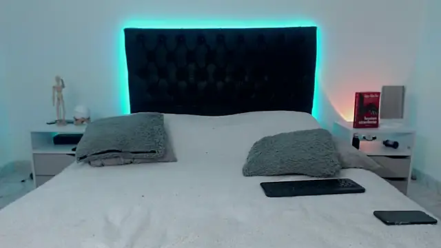 ray Weeed online show from 11/26/25, 01:17