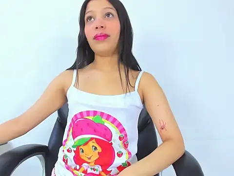 Snapshot of Mia_Scarlett18 chatting on 11/26/25, 05:08 Mia Scarlett18 online show from 11/26/25, 05:08