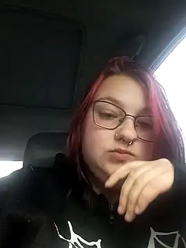 Snapshot of living420 chatting on 11/26/25, 08:32 living420 online show from 11/26/25, 08:32