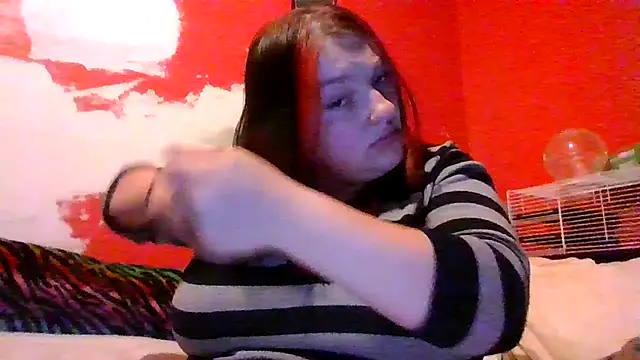 Snapshot of living420 chatting on 12/04/25, 03:38 living420 online show from 12/04/25, 03:38