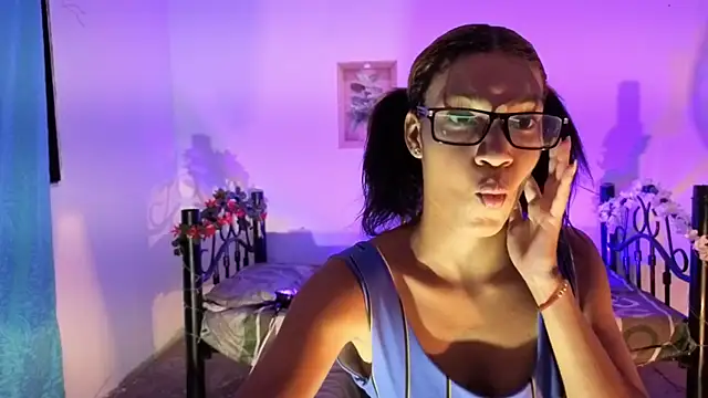 ginebra-n18 online show from 11/30/25, 03:21