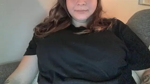 xxxluana online show from 04/23/26, 03:08