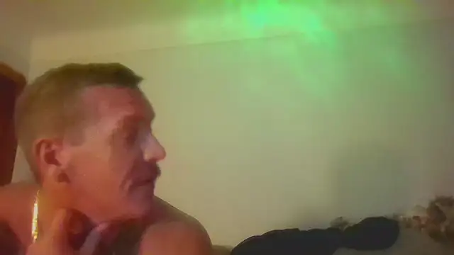 LuxeLoverZ online show from 11/19/25, 05:29