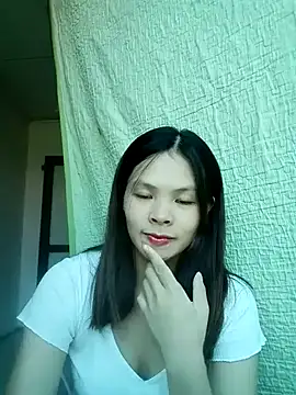 Snapshot of quynhquynh_ chatting on 11/23/25, 06:24 quynhquynh online show from 11/23/25, 06:24