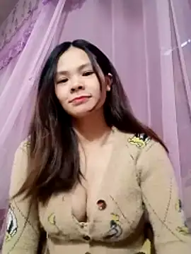 quynhquynh  online show from 02/03/26, 12:20