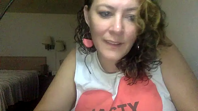 whitecream88 online show from 11/30/25, 03:27