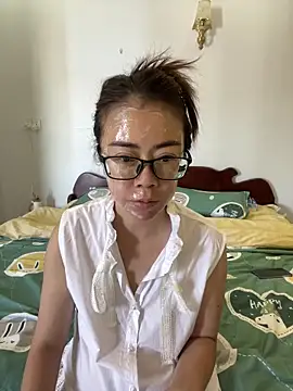 Snapshot of hoop659 chatting on 11/29/25, 06:38 hoop659 online show from 11/29/25, 06:38