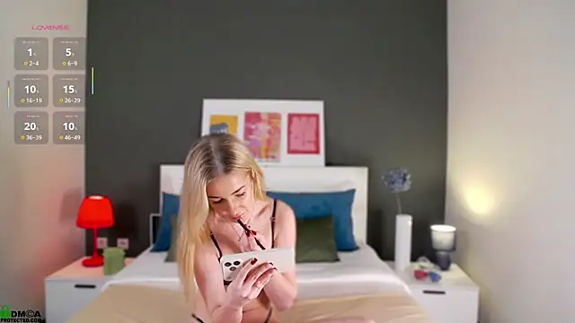 EmilyNoiri online show from 11/26/25, 01:39