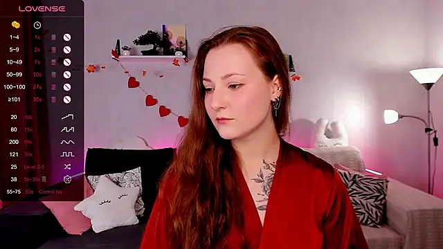 Snapshot of velvet_cherry_ chatting on 11/29/25, 09:01 velvet cherry online show from 11/29/25, 09:01