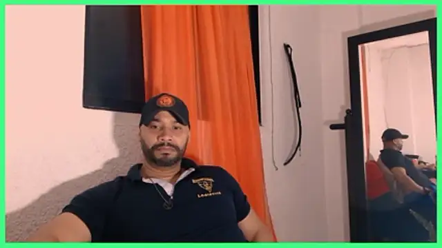 Snapshot of musclehetero chatting on 06/22/26, 07:49 musclehetero online show from 06/22/26, 07:49