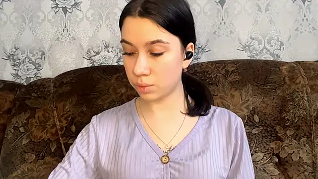 DebbiGoodknight online show from 12/17/25, 07:47