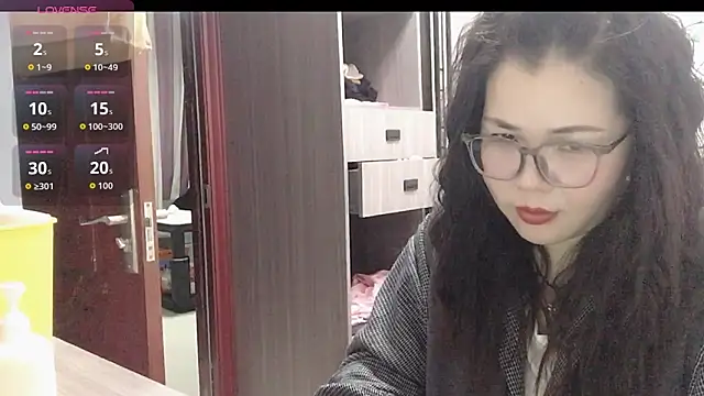 Huahua3187 online show from 11/23/25, 01:22