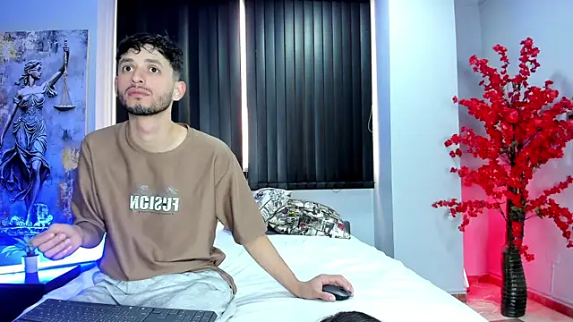 dracke and zara online show from 04/14/26, 01:17