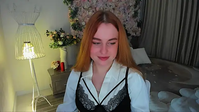 Snapshot of AirySilhouette chatting on 11/23/25, 10:37 AirySilhouette online show from 11/23/25, 10:37