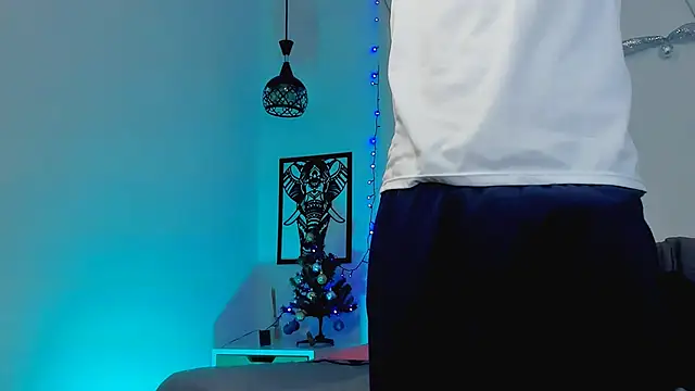 Snapshot of Ostin_Saints chatting on 12/17/25, 04:13 Ostin Saints online show from 12/17/25, 04:13