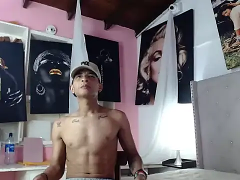 Snapshot of crissex3 chatting on 02/21/26, 12:39 crissex3 online show from 02/21/26, 12:39