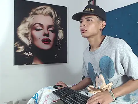 crissex3 online show from 03/19/26, 12:31