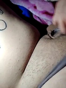 Kingaandqueenn online show from 11/27/25, 09:39