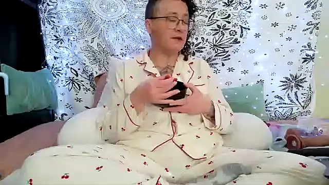 sareberr420 online show from 04/22/26, 03:24