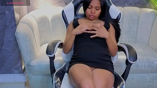 Sofia Tx  online show from 12/01/25, 12:54