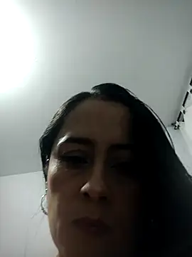 danielita1414 online show from 11/28/25, 02:09