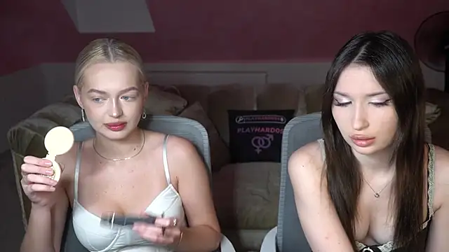 Snapshot of Liza_Mur chatting on 11/23/25, 03:12 Liza Mur online show from 11/23/25, 03:12