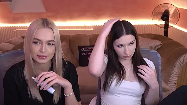 Snapshot of Liza_Mur chatting on 11/25/25, 03:12 Liza Mur online show from 11/25/25, 03:12