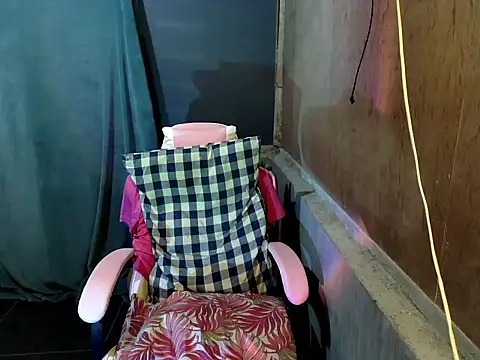 saucy elj online show from 04/24/26, 06:16