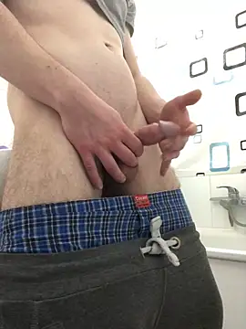 Snapshot of Spielzeugtwink chatting on 11/26/25, 10:22 Spielzeugtwink online show from 11/26/25, 10:22