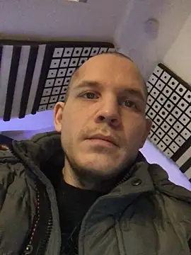 Spielzeugtwink online show from 03/13/26, 12:45