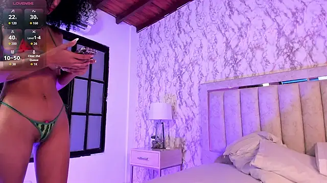 Valeskaa  online show from 12/02/25, 12:21