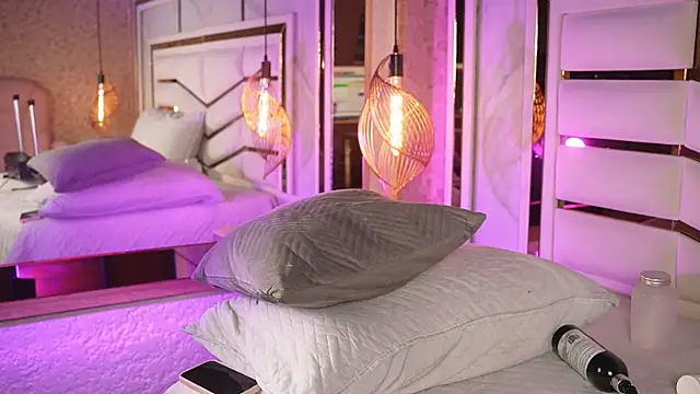 luciana agudelo online show from 04/23/26, 07:27