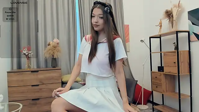 SalliePrutt online show from 12/04/25, 07:39