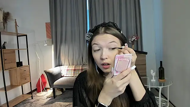 SalliePrutt online show from 12/18/25, 07:25