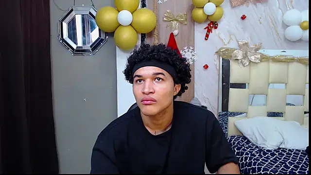 Snapshot of sweett_love_ chatting on 11/20/25, 05:40 sweett love online show from 11/20/25, 05:40