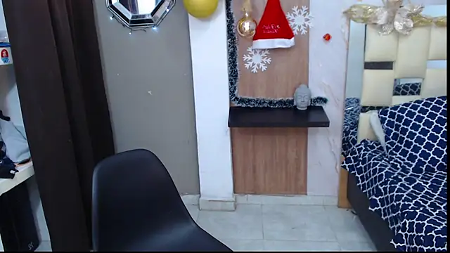 Snapshot of sweett_love_ chatting on 11/24/25, 04:23 sweett love online show from 11/24/25, 04:23