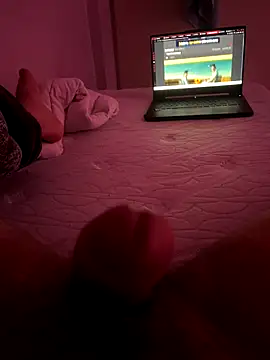 darknebula80 online show from 12/14/25, 09:52